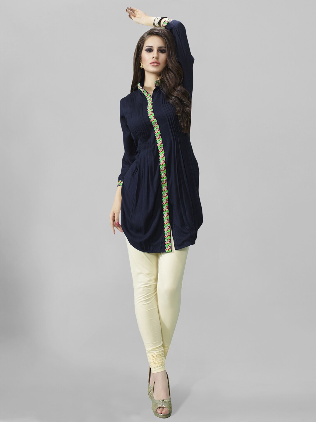 

Kvsfab Mandarin Collar Floral Embroiderd Kurti, Navy blue