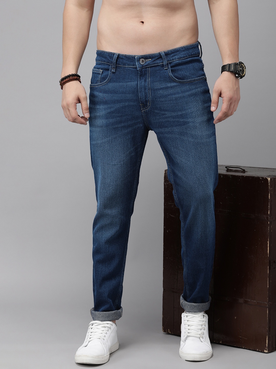 

The Roadster Life Co. Men Slim Tapered Fit Light Fade Stretchable Jeans, Blue