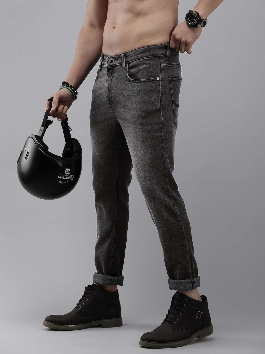 

The Roadster Lifestyle Co. Men Slim Fit Light Fade Stretchable Jeans, Black