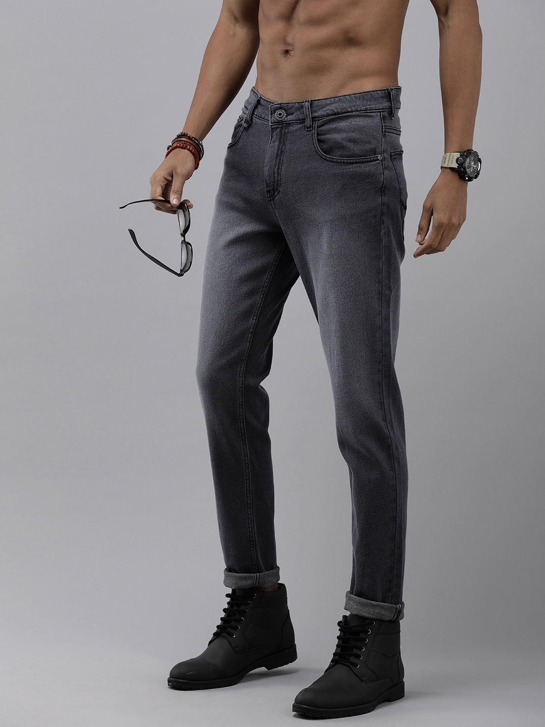 

The Roadster Lifestyle Co. Men Slim Fit Light Fade Stretchable Jeans, Black