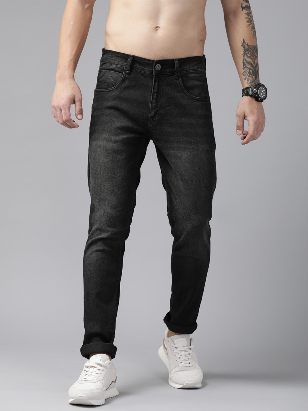 

The Roadster Lifestyle Co. Men Slim Tapered Fit Light Fade Stretchable Jeans, Black