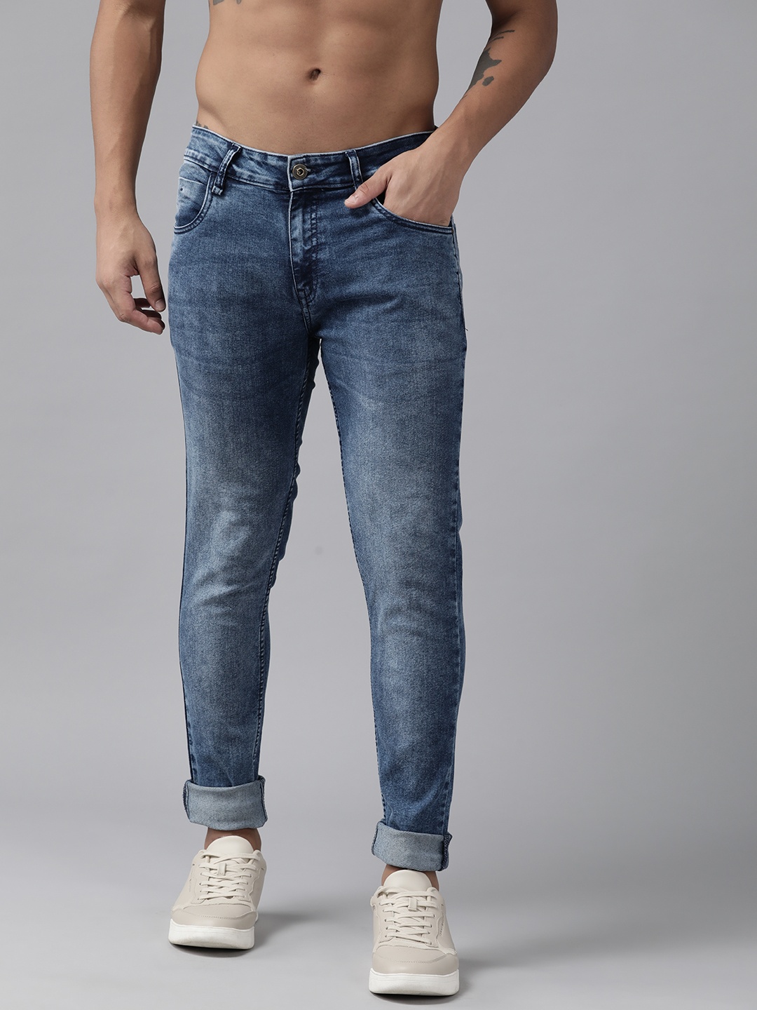 

The Roadster Lifestyle Co. Men Slim Tapered Fit Light Fade Stretchable Jeans, Blue