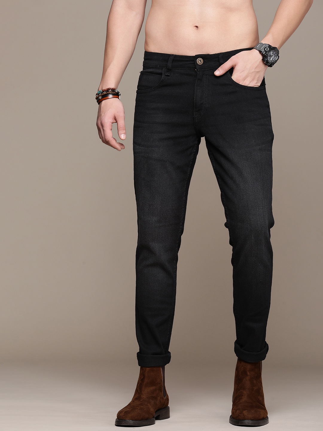 

The Roadster Life Co. Men Slim Fit Light Fade Stretchable Jeans, Black
