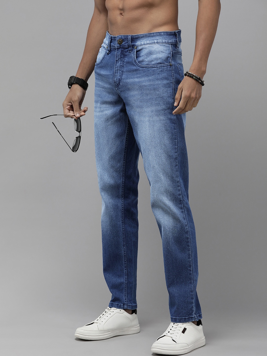 

The Roadster Lifestyle Co. Men Heavy Fade Stretchable Jeans, Blue