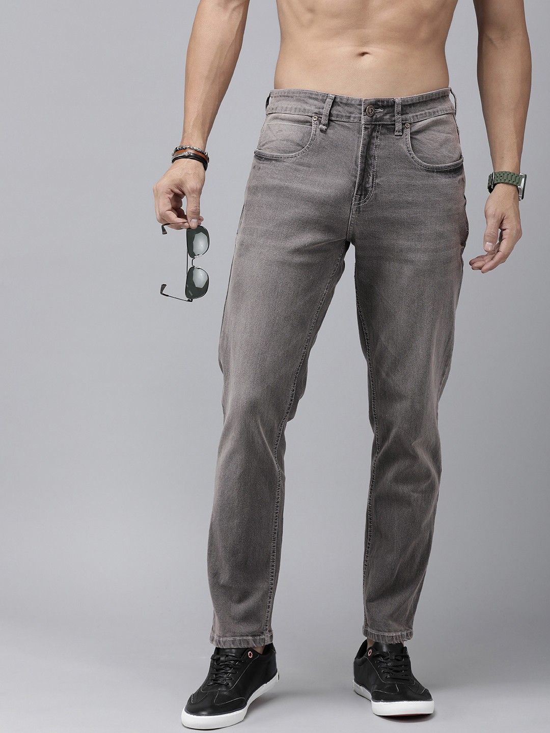 

The Roadster Life Co. Men Regular Fit Light Fade Stretchable Jeans, Grey