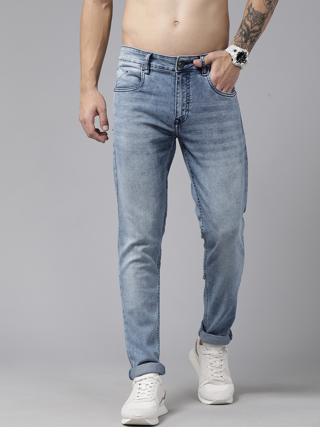 

The Roadster Lifestyle Co. Men Slim Tapered Fit Light Fade Stretchable Jeans, Blue
