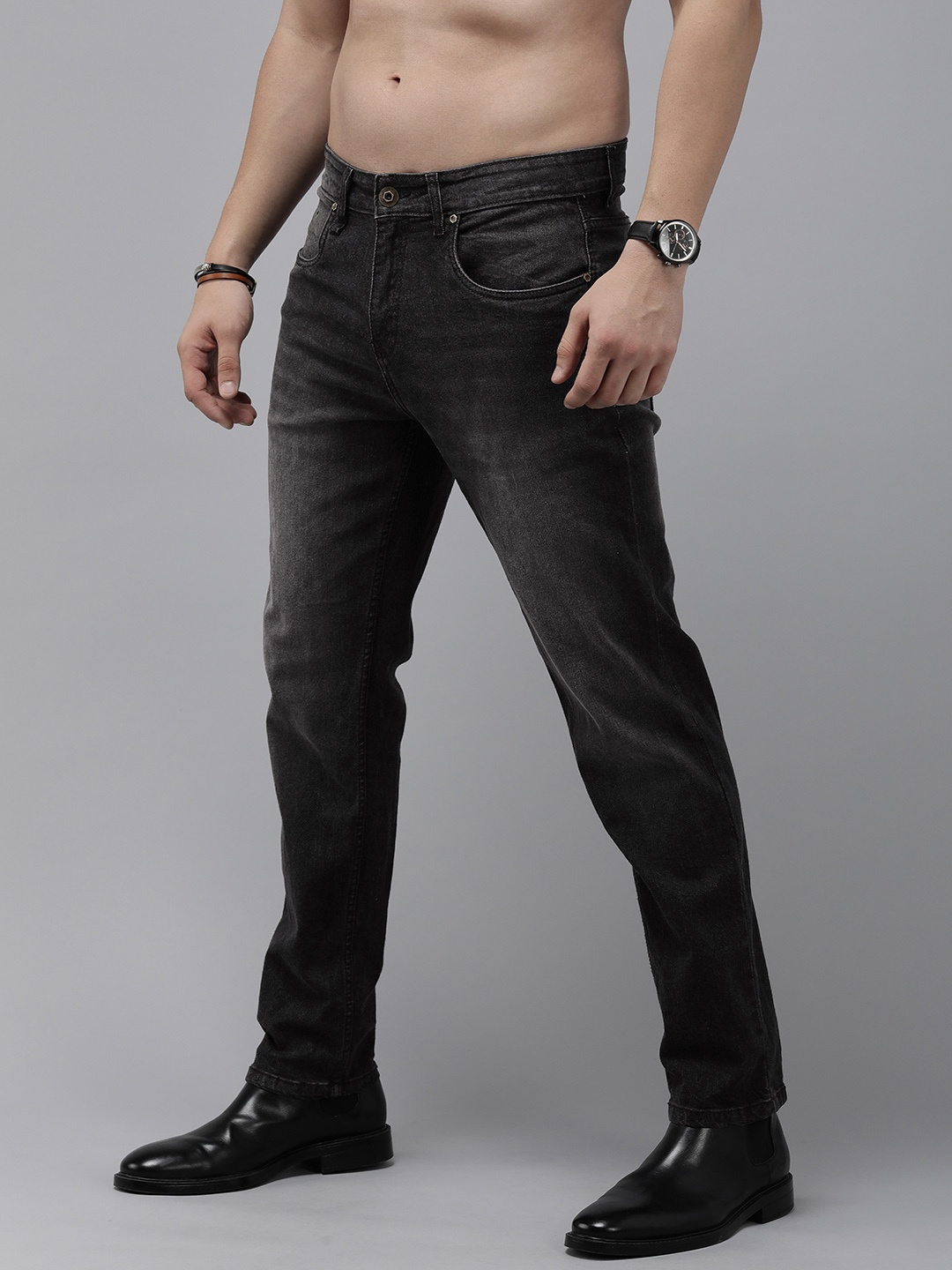 

The Roadster Lifestyle Co. Men Mid Rise Light Fade Stretchable Jeans, Black