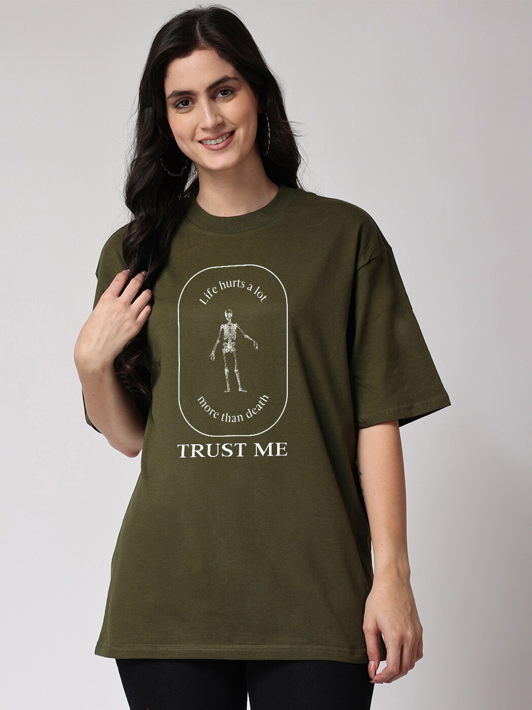 

The Label Bar Typography Drop-Shoulder Sleeve Oversized Cotton T-shirt, Olive