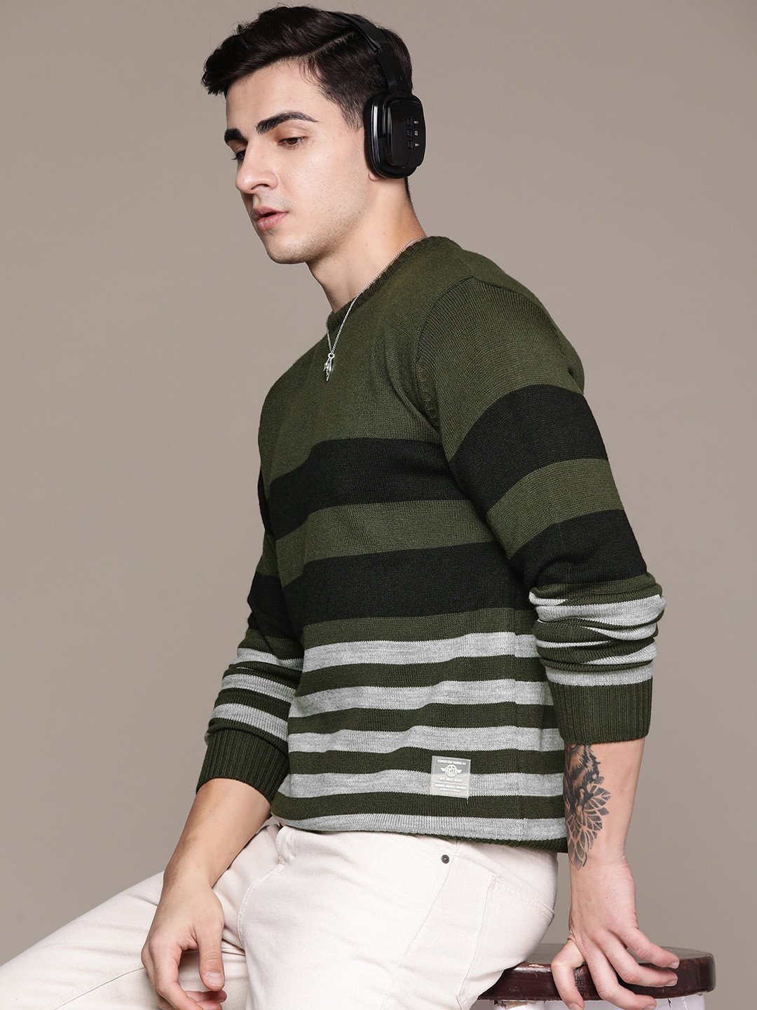 

The Roadster Lifestyle Co. Horizontally Striped Round-Neck Acrylic Pullover, Olive