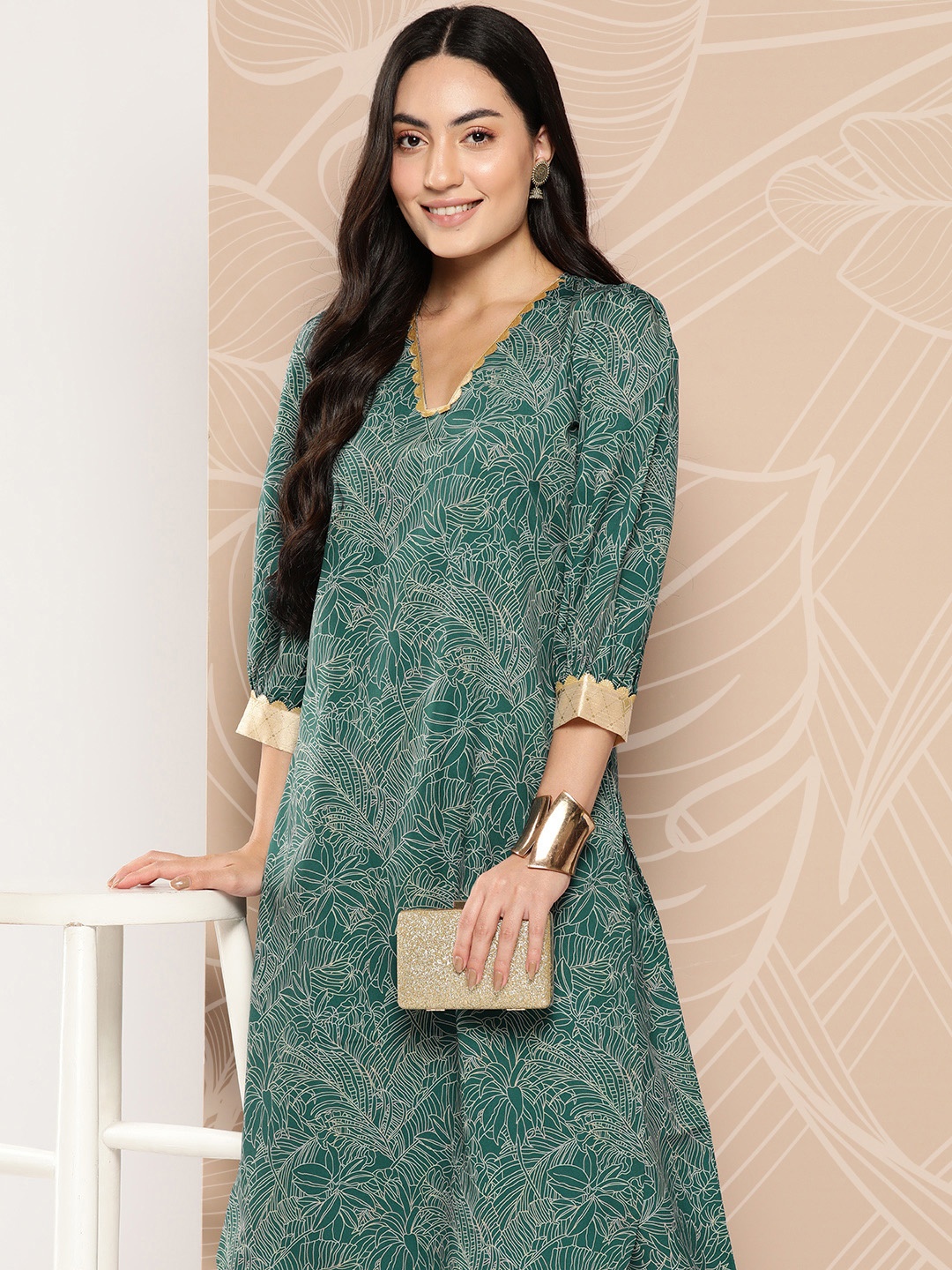 

Ahalyaa Floral Printed Regular Gotta Patti Kurta with Palazzos, Green