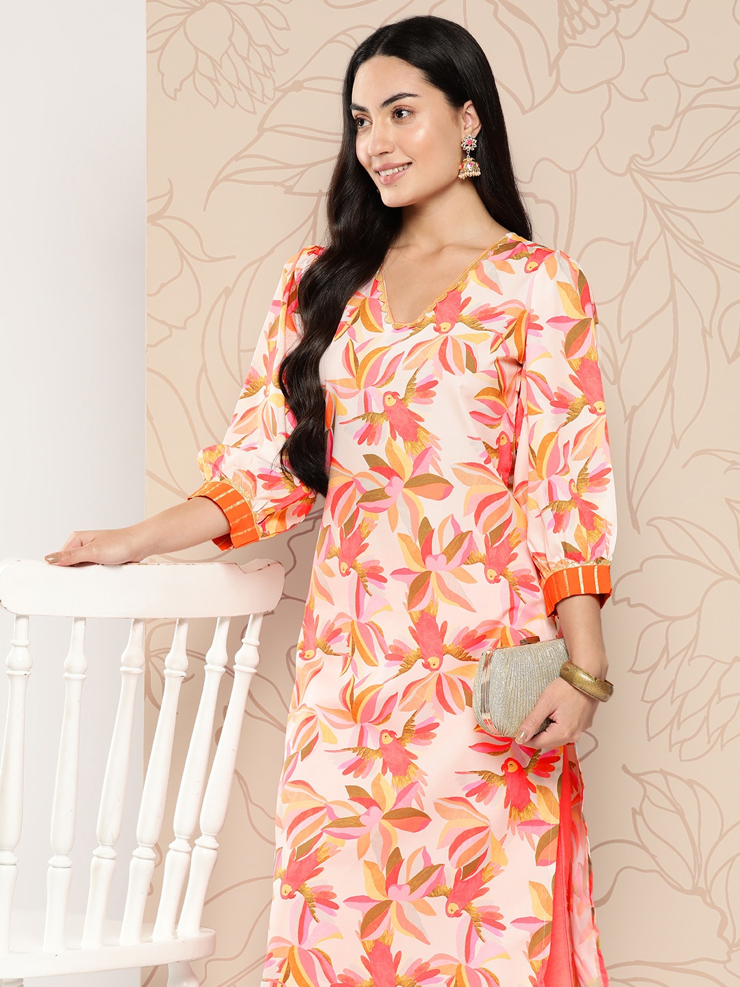 

Ahalyaa Women Floral Printed Gotta Patti Crepe Kurta, Off white
