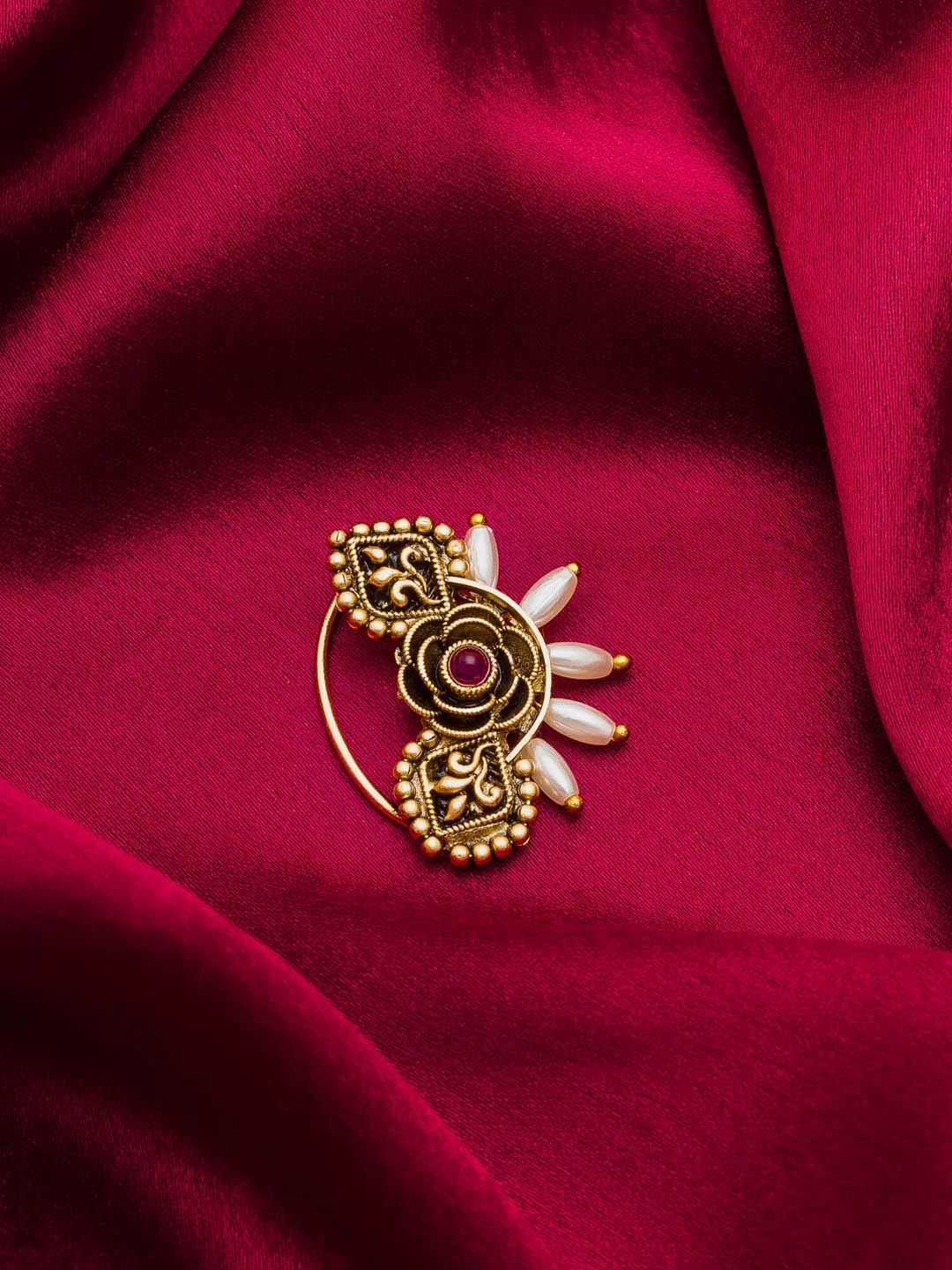

aadita Gold-Plated Stone-Studded Nosepin