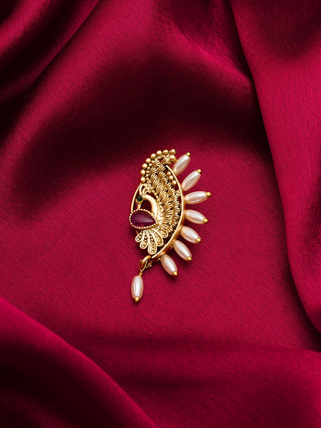

aadita Gold-Plated Stone Studded & Pearls Beaded Nosepin
