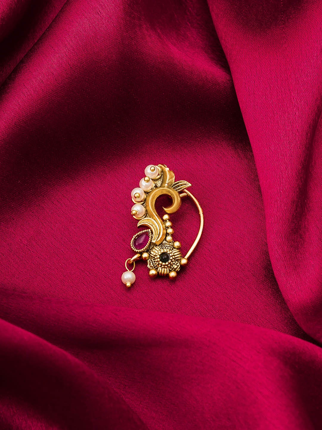 

aadita Gold-Plated Stone-Studded & Beaded Nosepin