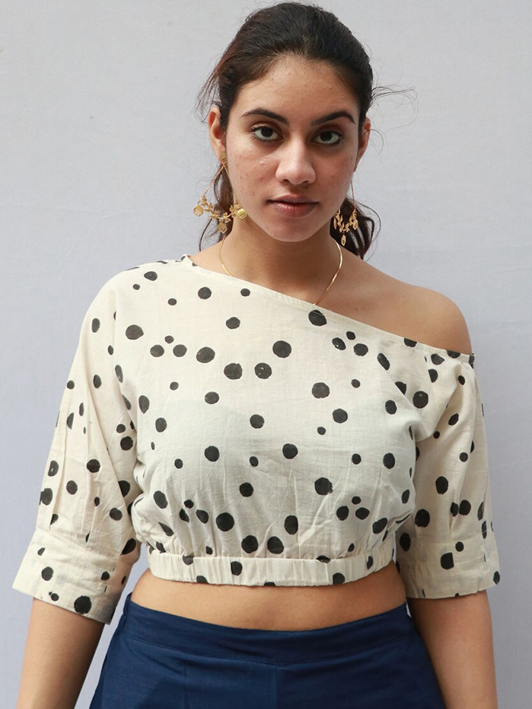 

Chidiyaa Off White Polka Dot Print One Shoulder Cotton Blouson Crop Top