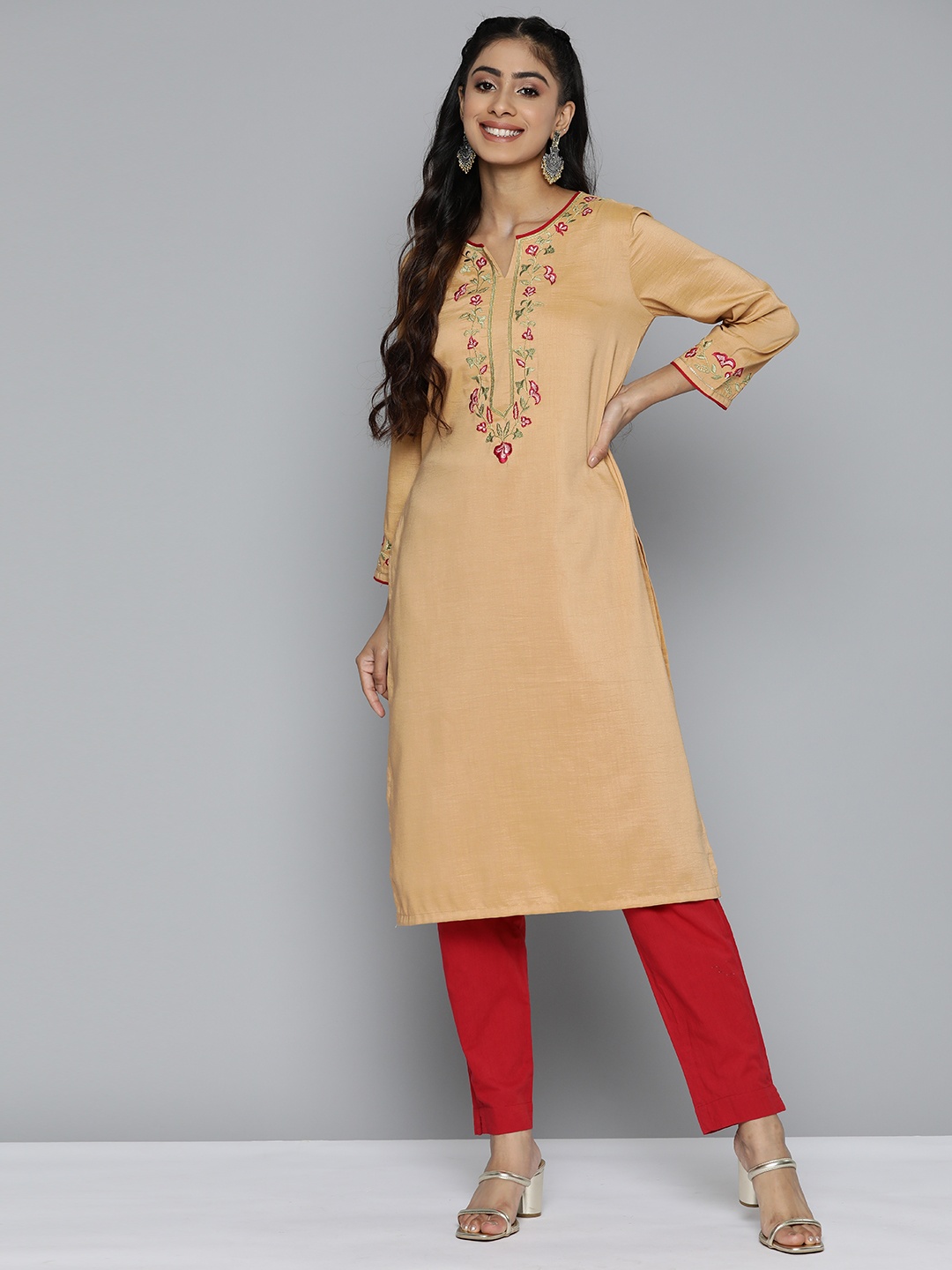 

HERE&NOW Floral Yoke Design Thread Work Kurta, Beige