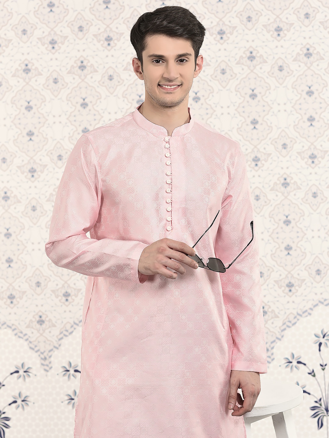

Ode by House of Pataudi Peach Geometric Woven design Regular Jacquard Kurta
