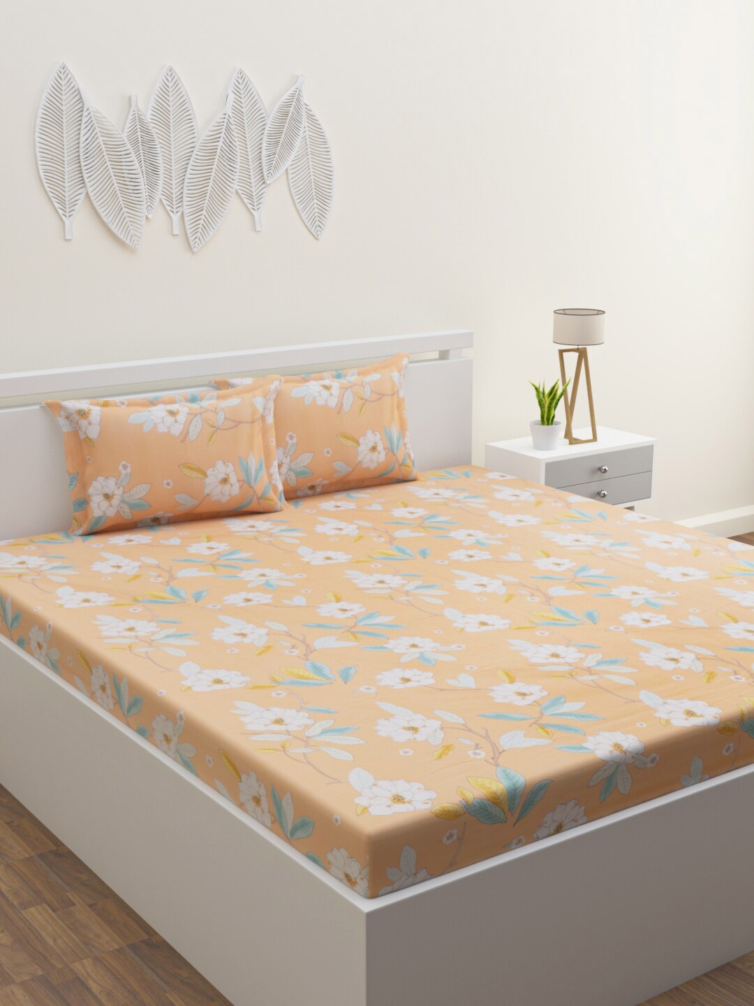 

HOME AFFAIRS Peach-Coloured & White Floral 120 TC Queen Bedsheet With 2 Pillow Covers