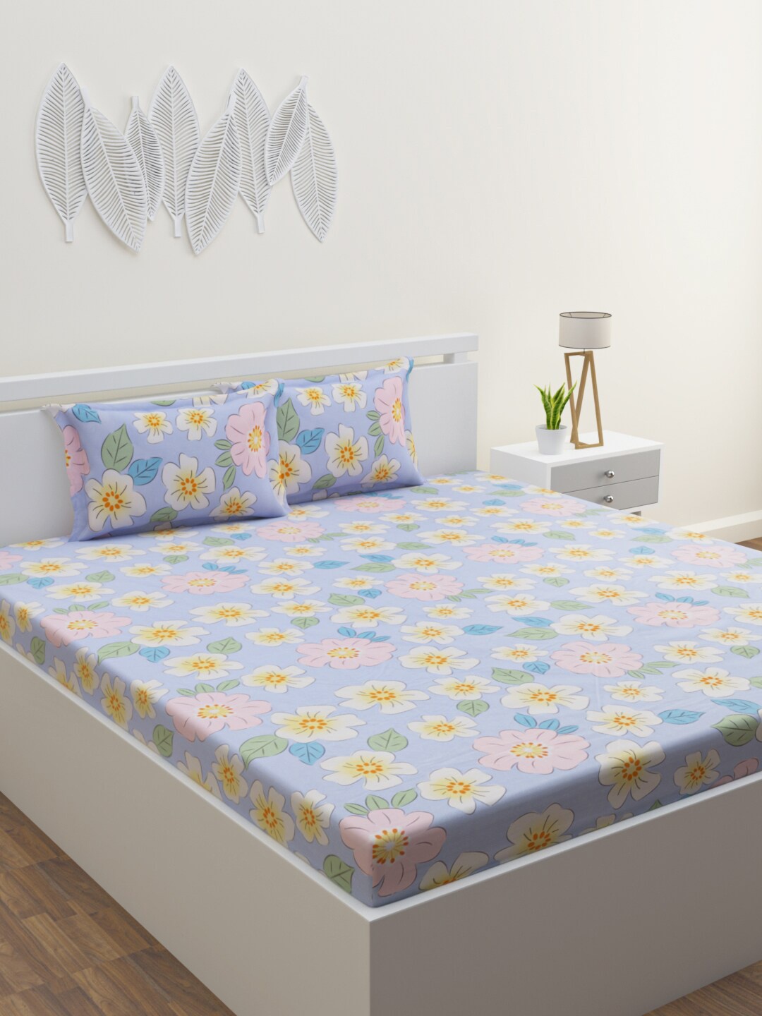 

HOME AFFAIRS Blue & Pink Floral Printed 120 TC Queen Bedsheet & 2 Pillow Covers