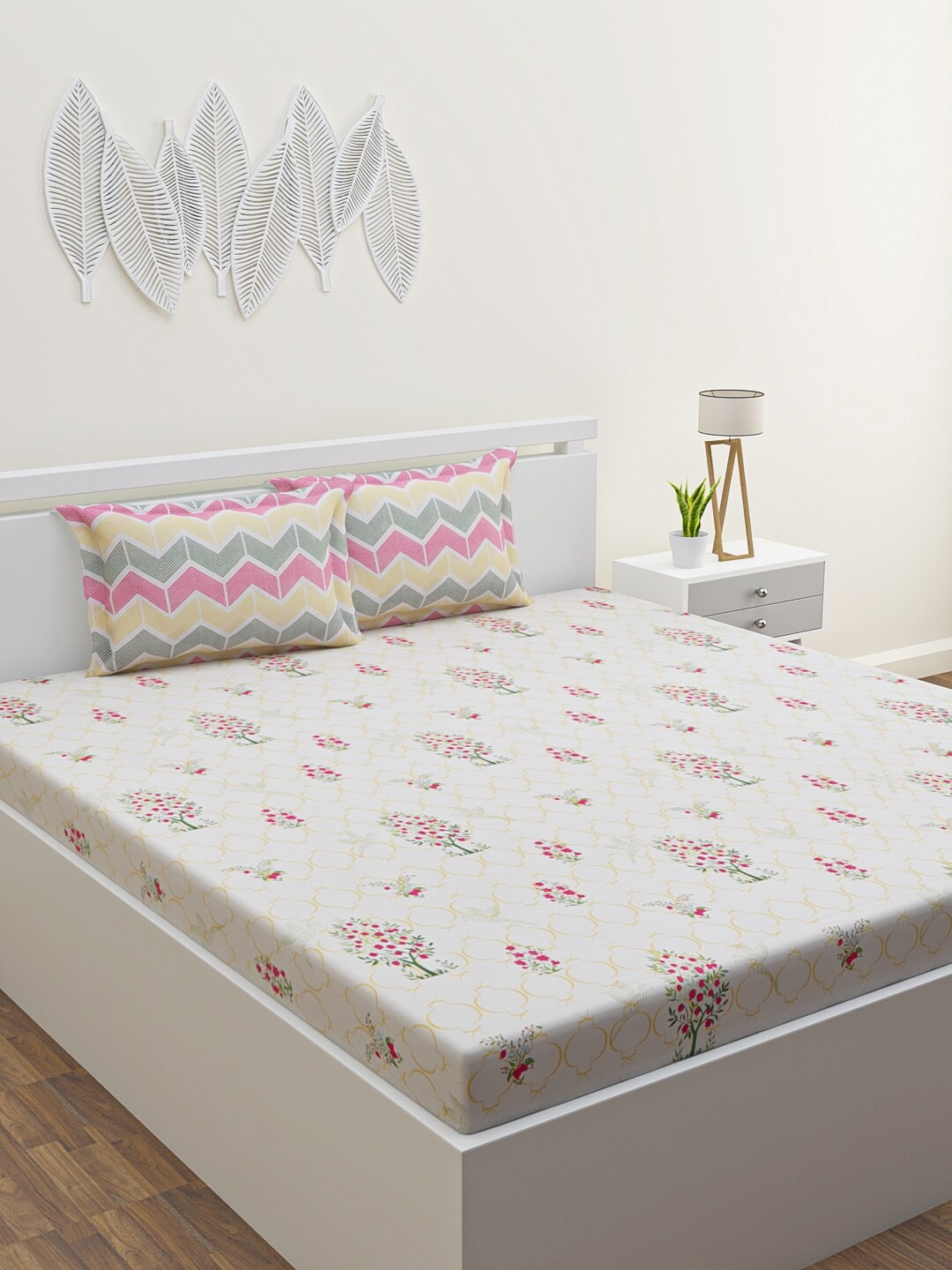 

HOME AFFAIRS Cream-Coloured & Pink Floral 144 TC Cotton Queen Bedsheet & 2 Pillow Covers
