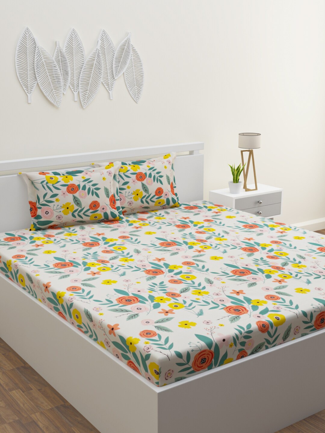 

HOME AFFAIRS Cream-Coloured Printed 120 TC Queen Bedsheet & 2 Pillow Covers