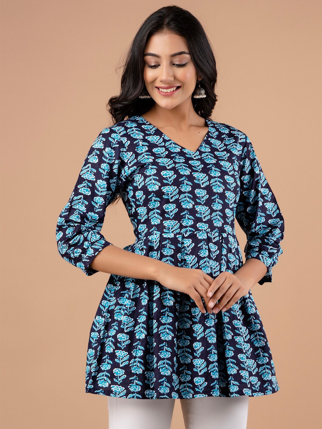 

FERANOID Floral Printed V-Neck Pure Cotton Pleated Kurti, Blue