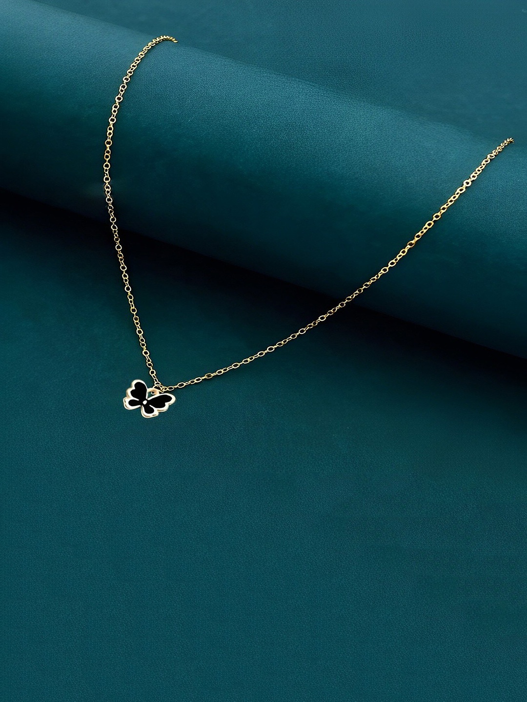 

Pinapes Gold-Plated Butterfly Necklace
