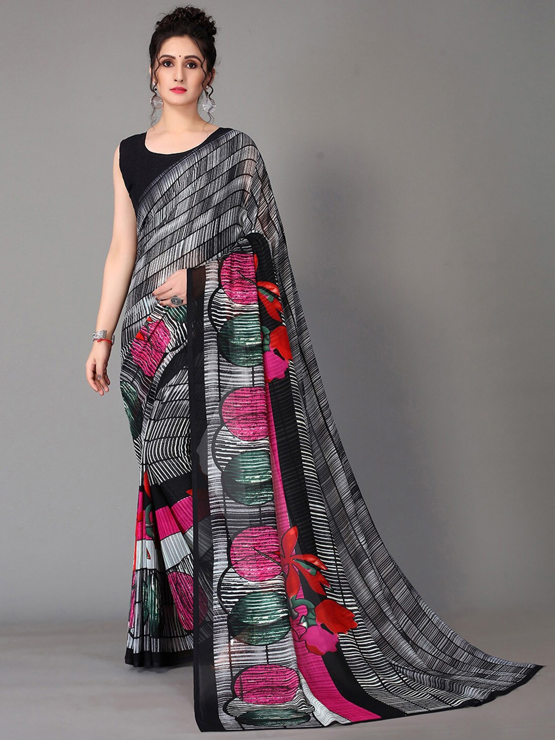 GORGONE Abstract Printed Saree, Black