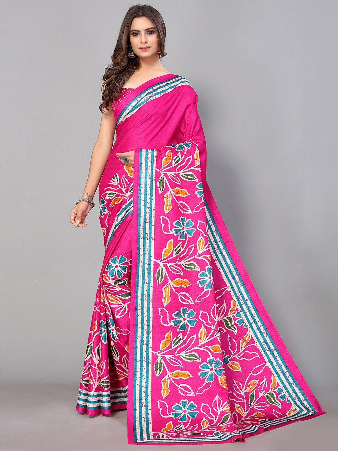 

GORGONE Floral Printed Silk Blend Saree With Blouse Piece, Pink