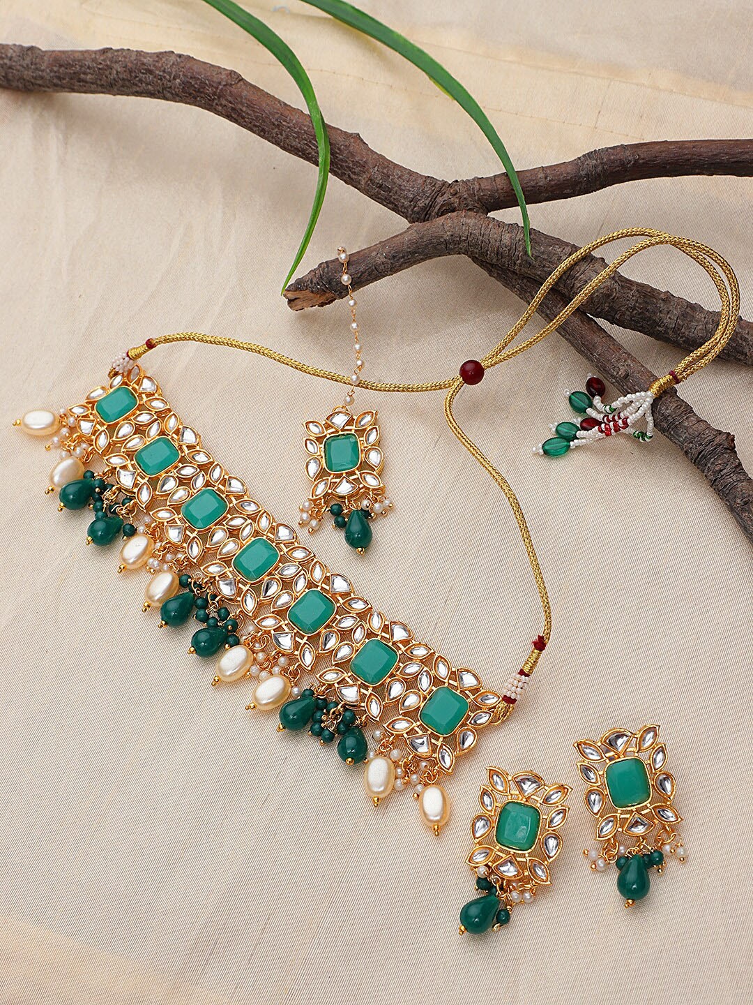 

STEORRA JEWELS Gold-Plated Kundan Stones Studded & Beaded Jewellery Set
