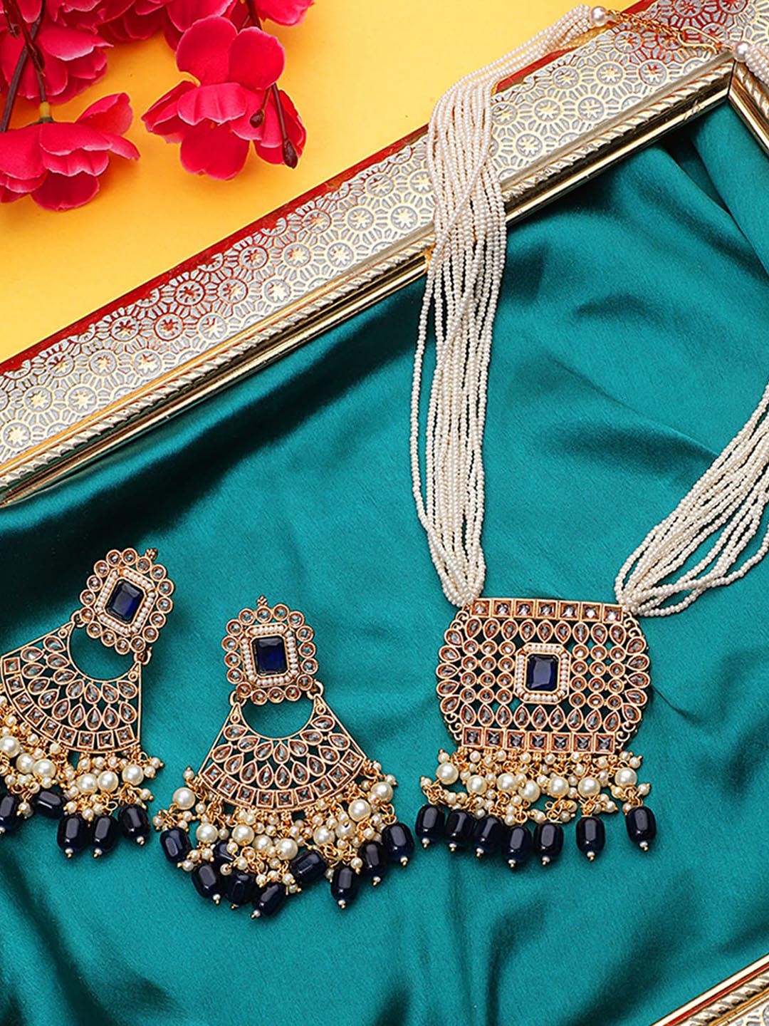 

STEORRA JEWELS Gold-Plated Kundan-Studded & Artificial Beaded Jewellery Set