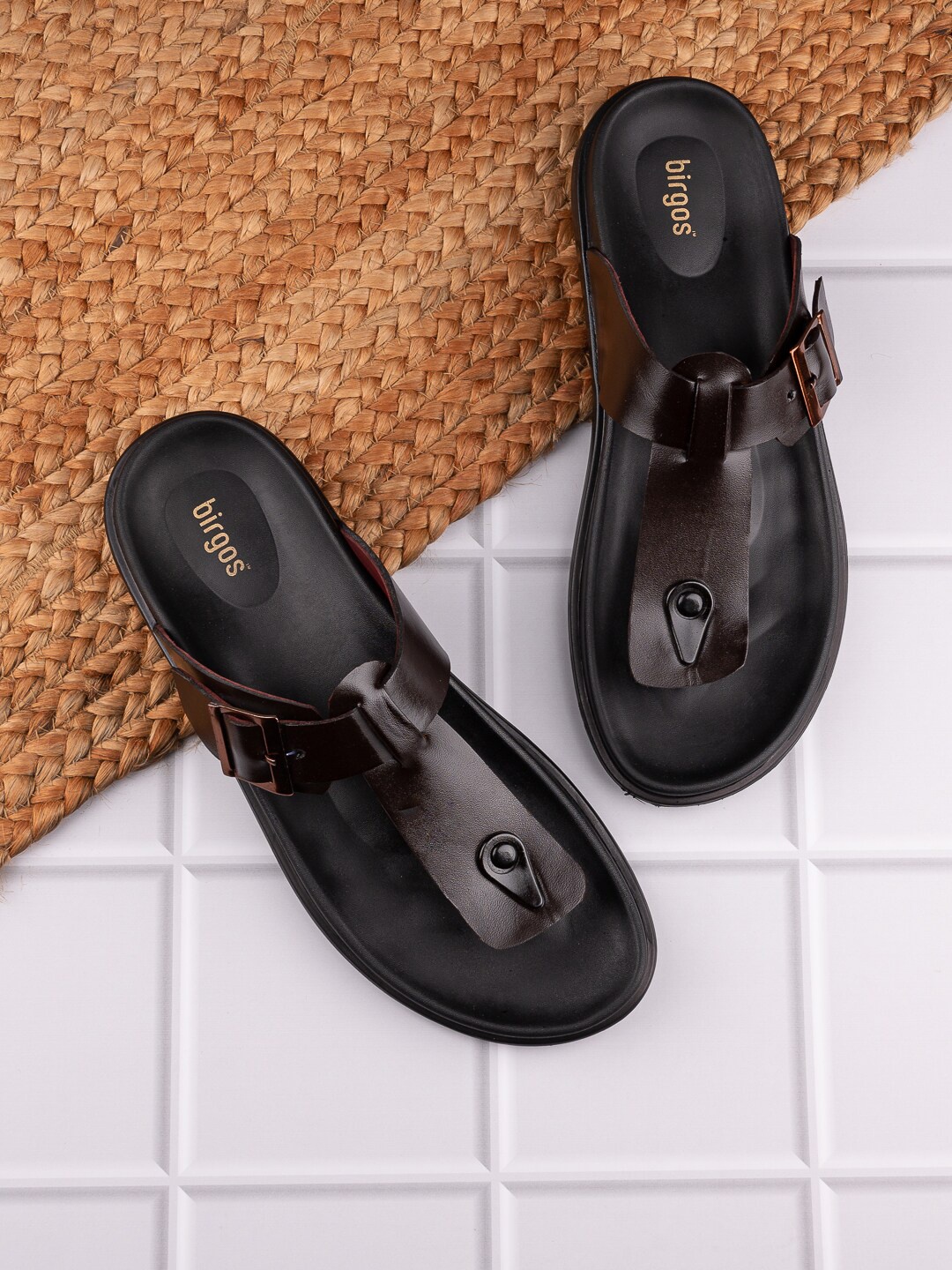 

birgos Men Textured Comfort Sandals, Brown