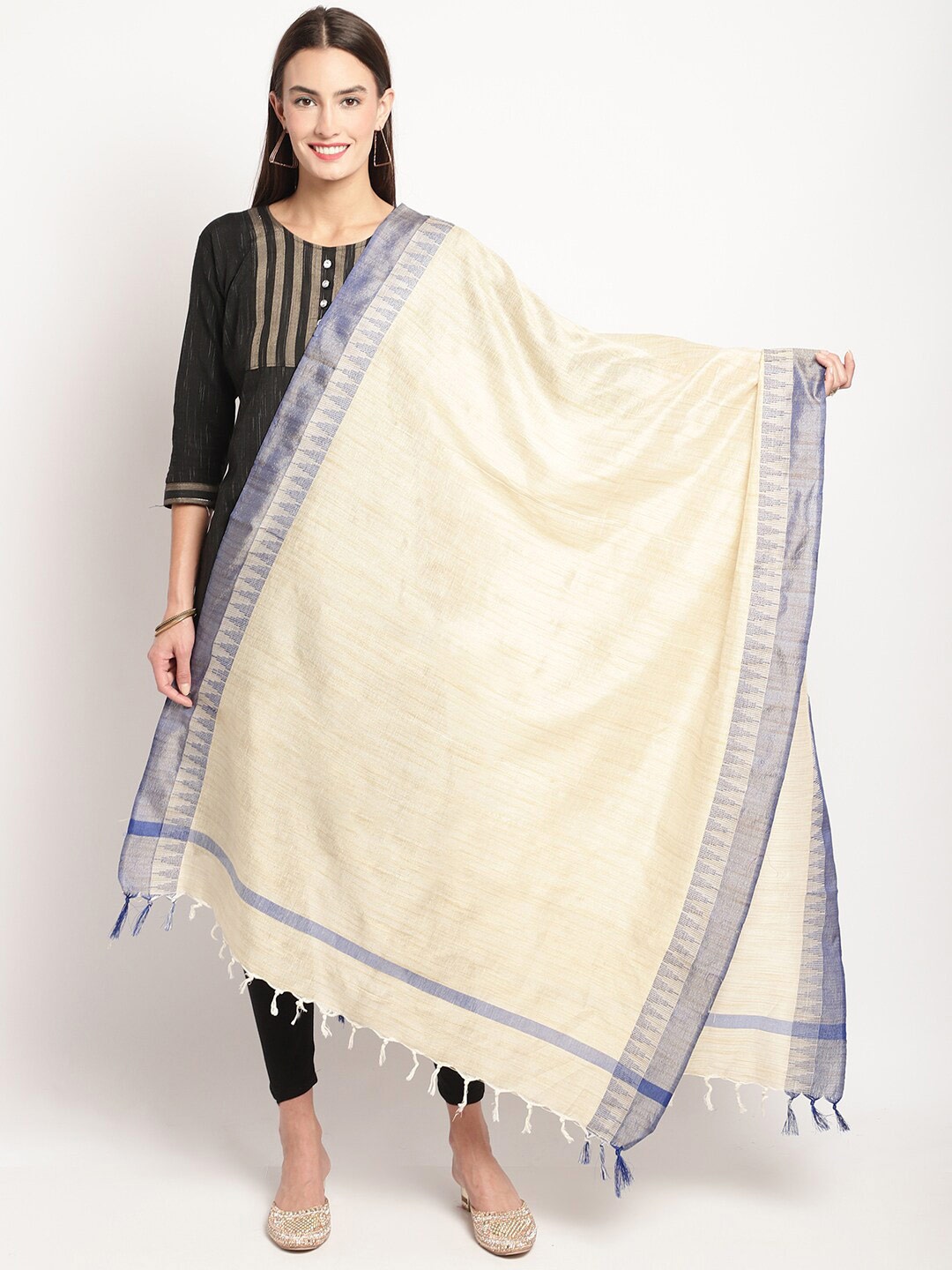 

Miaz Lifestyle Tasselled Cotton Dupatta With Zari, Off white