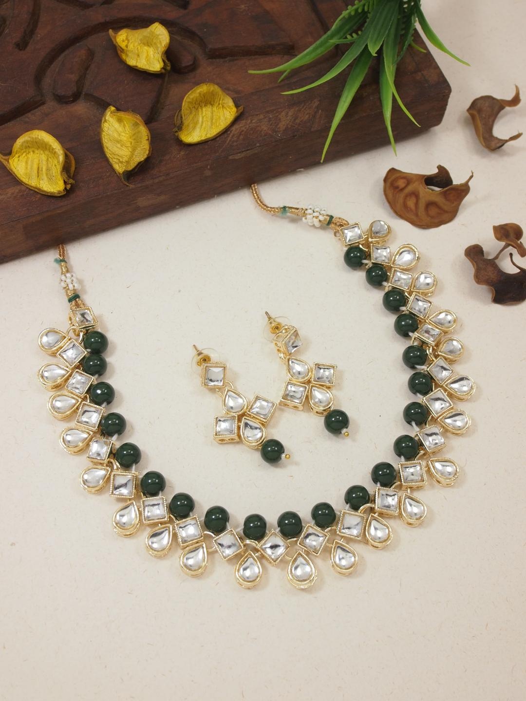 

I Jewels Gold-Plated Kundan-Studded & Pearl Beaded Jewellery Set
