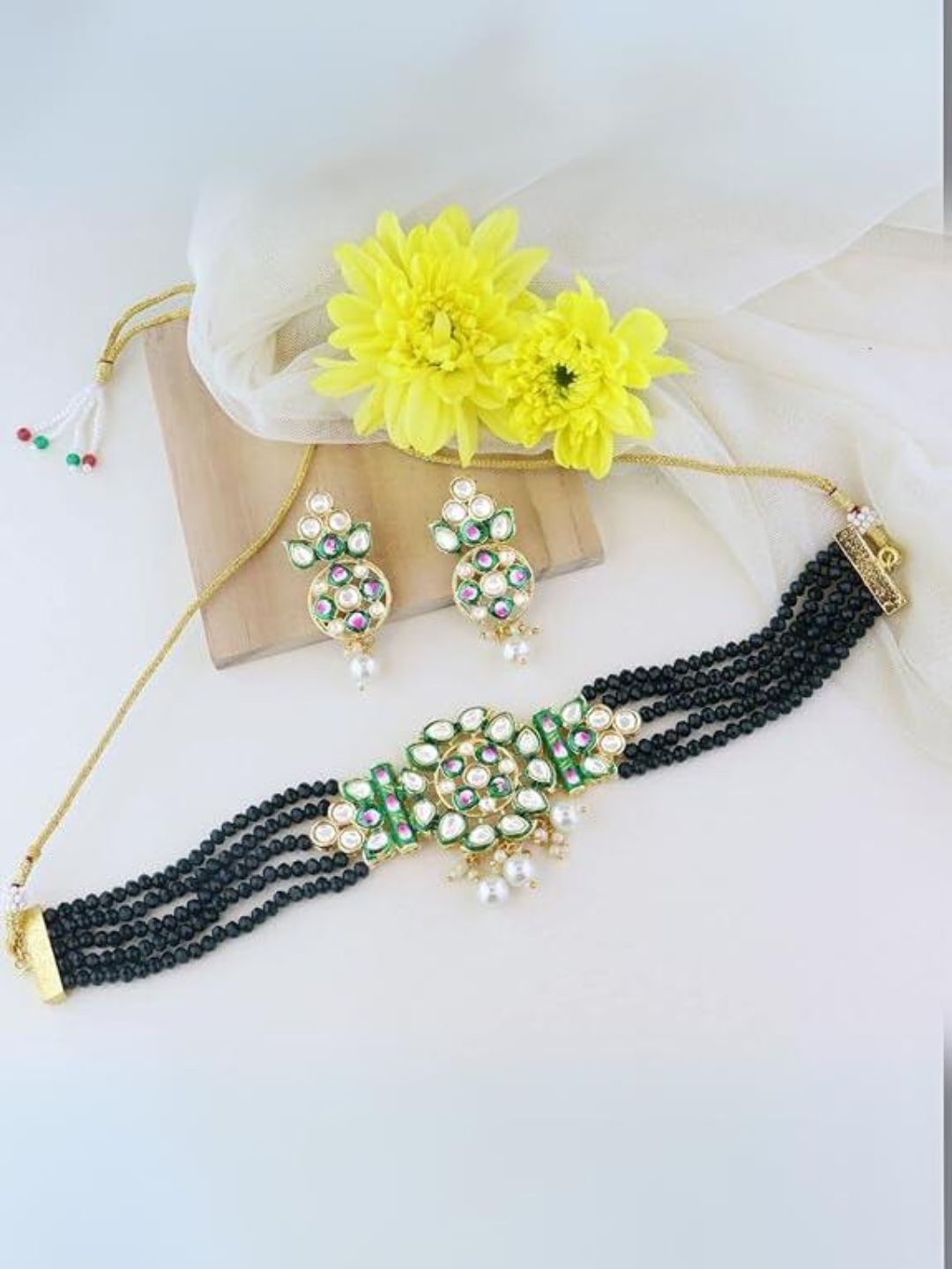 

I Jewels Gold-Plated Kundan-Studded & Pearl Beaded Jewellery Set
