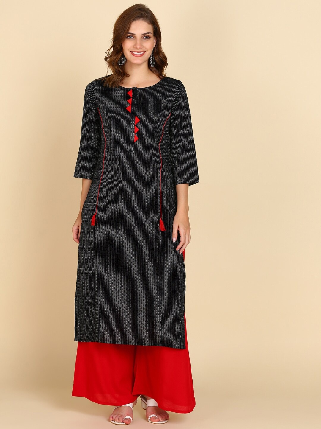 

VEDANA Striped Round Neck Pure Cotton Kurta, Black