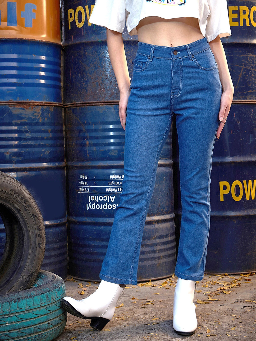 

SASSAFRAS Women Blue Bootcut Light Fade Stretchable Jeans