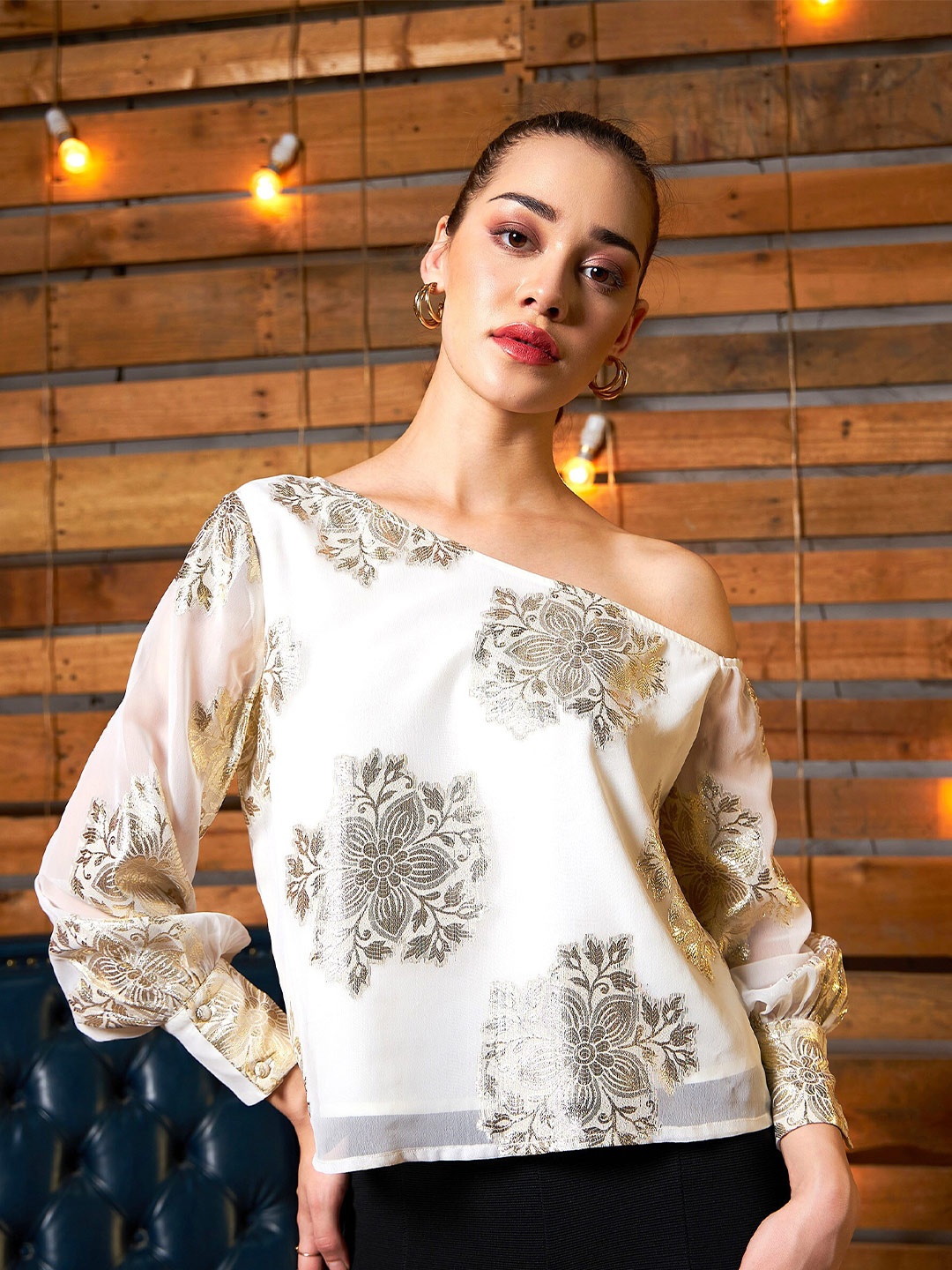 

SASSAFRAS White & Gold-Toned Cuffed Sleeves Floral Printed One Shoulder Top