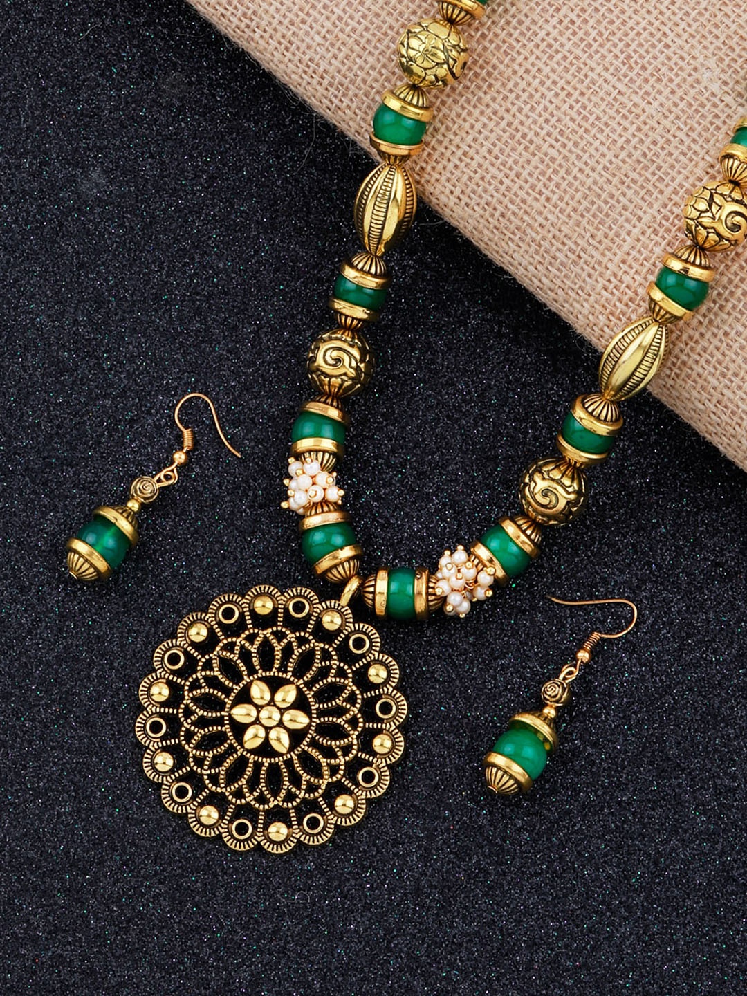 

Silver Shine Gold-Plated Kundan-Studded Jewellery Set