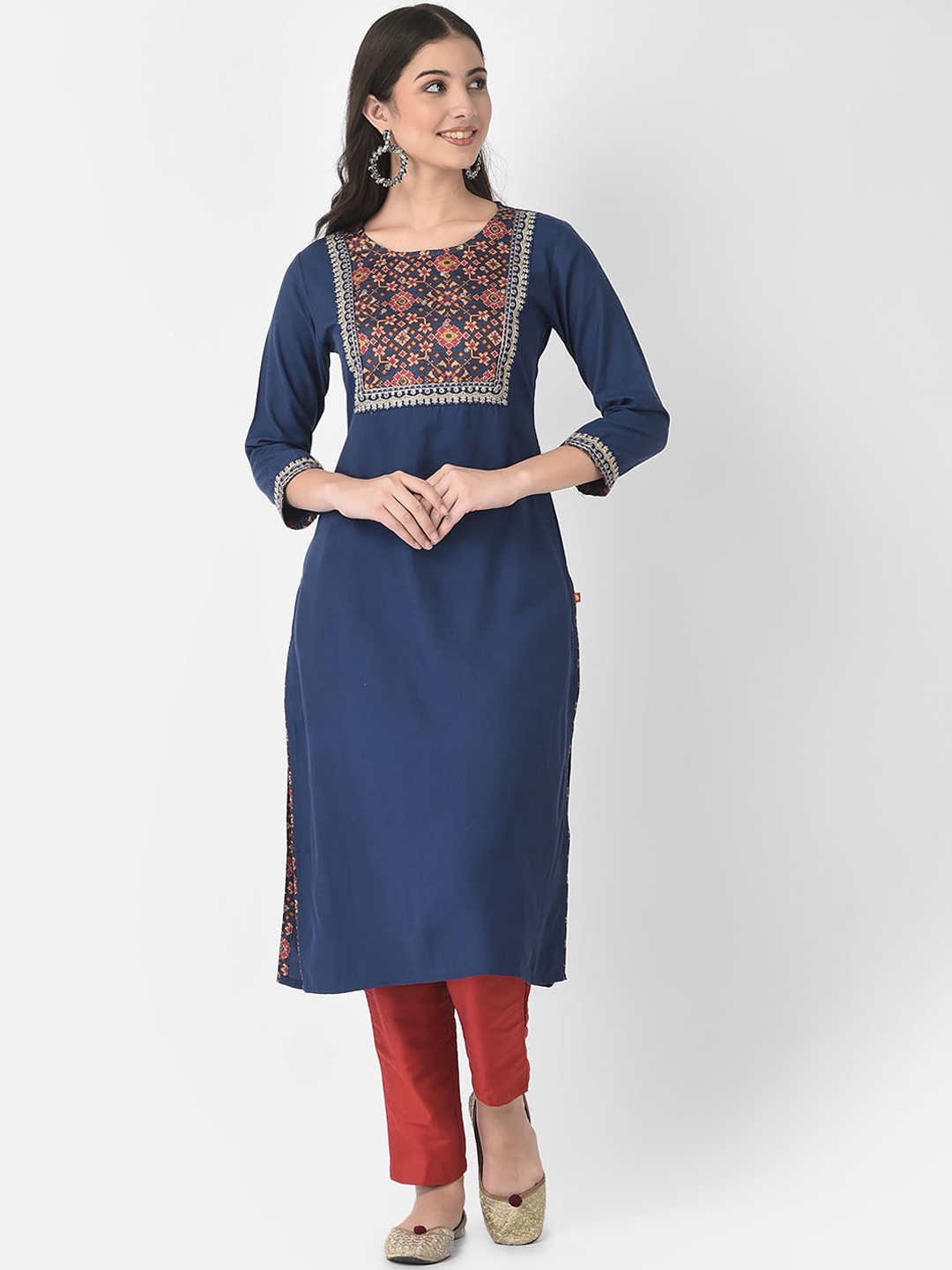 

Span Ethnic Motifs Yoke Design Sequinned Kurta, Blue