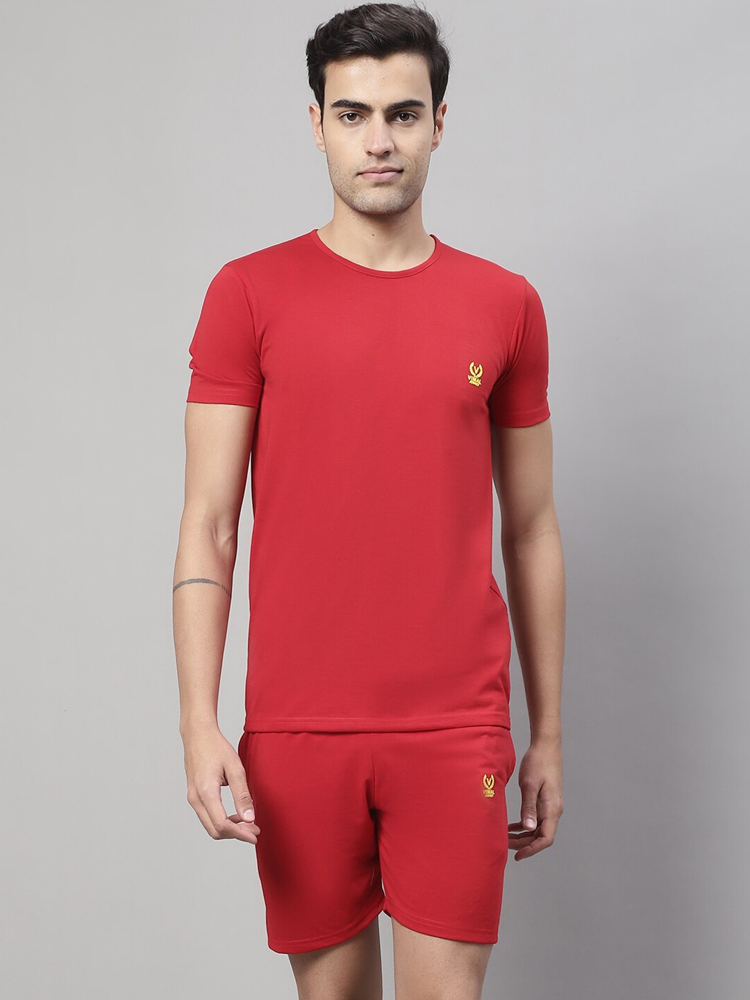 

VIMAL JONNEY Men Cotton T-Shirt & Shorts, Red