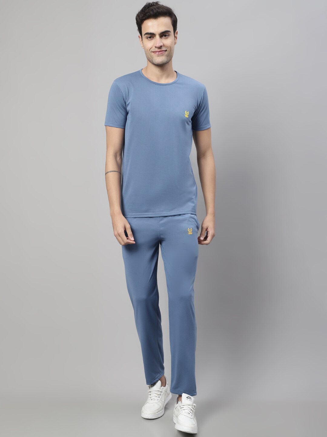 

MACK JONNEY Sports T-Shirt & Track Pant, Blue