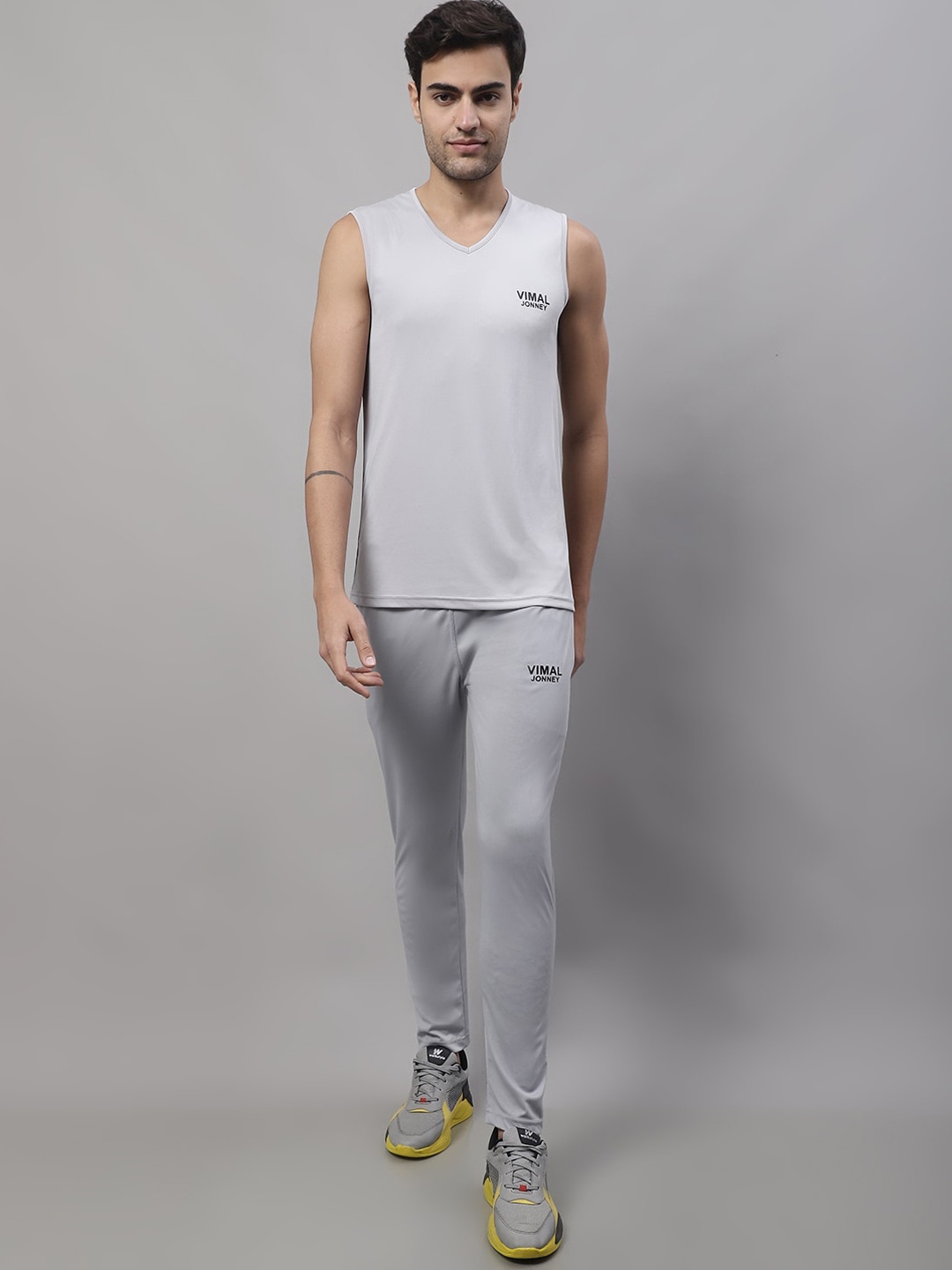 

VIMAL JONNEY Dryfit T-Shirt with Trousers, Grey