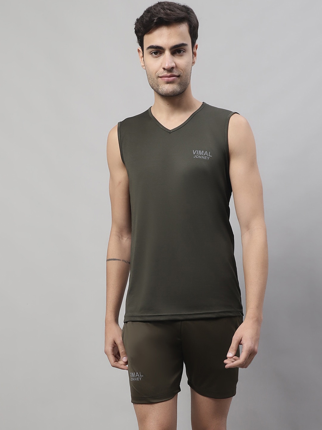 

MACK JONNEY JONNEY Dry-Fit T-Shirt With Shorts, Olive