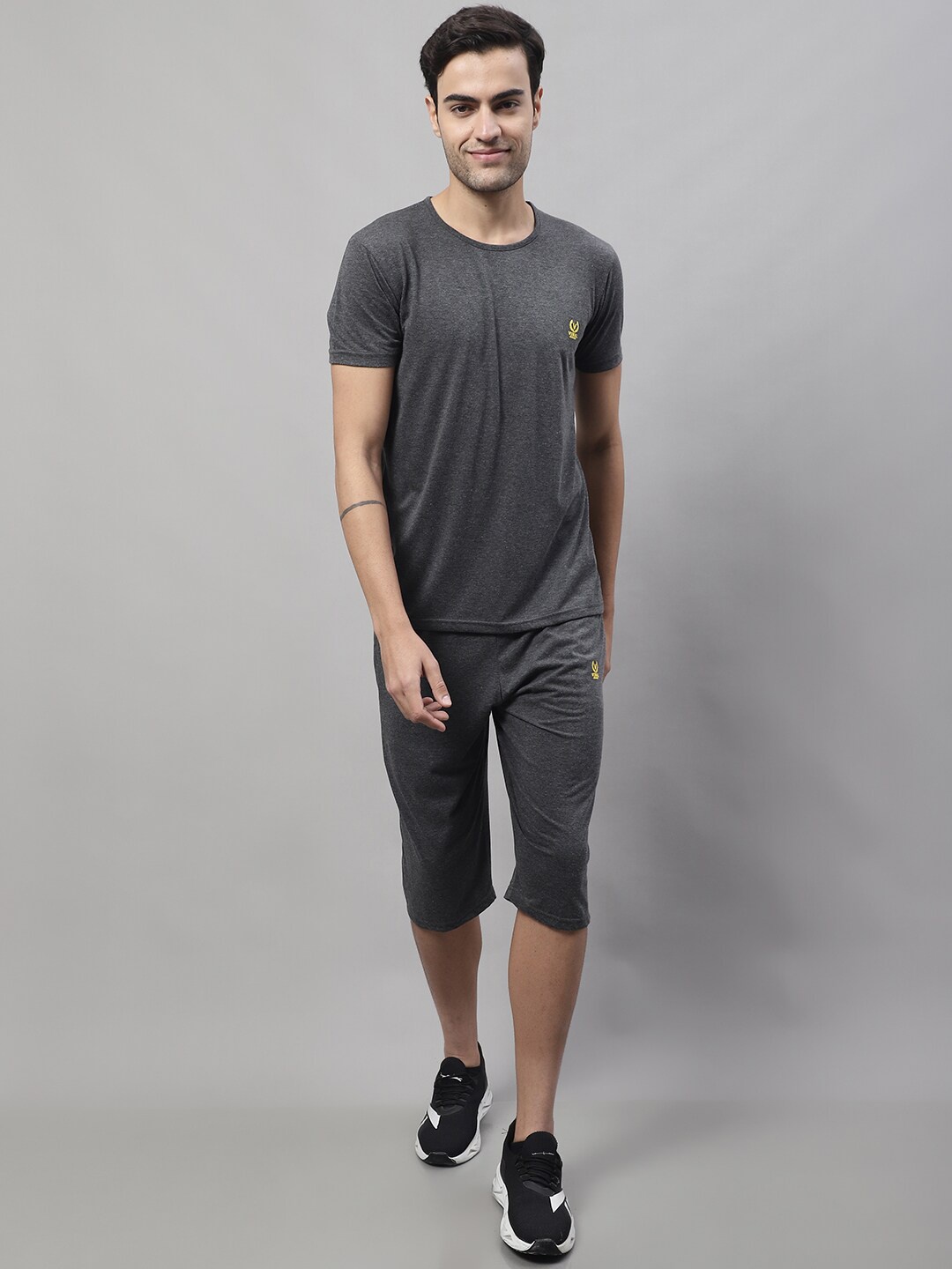 

MACK JONNEY Sports Round Neck T-Shirt & Shorts, Grey