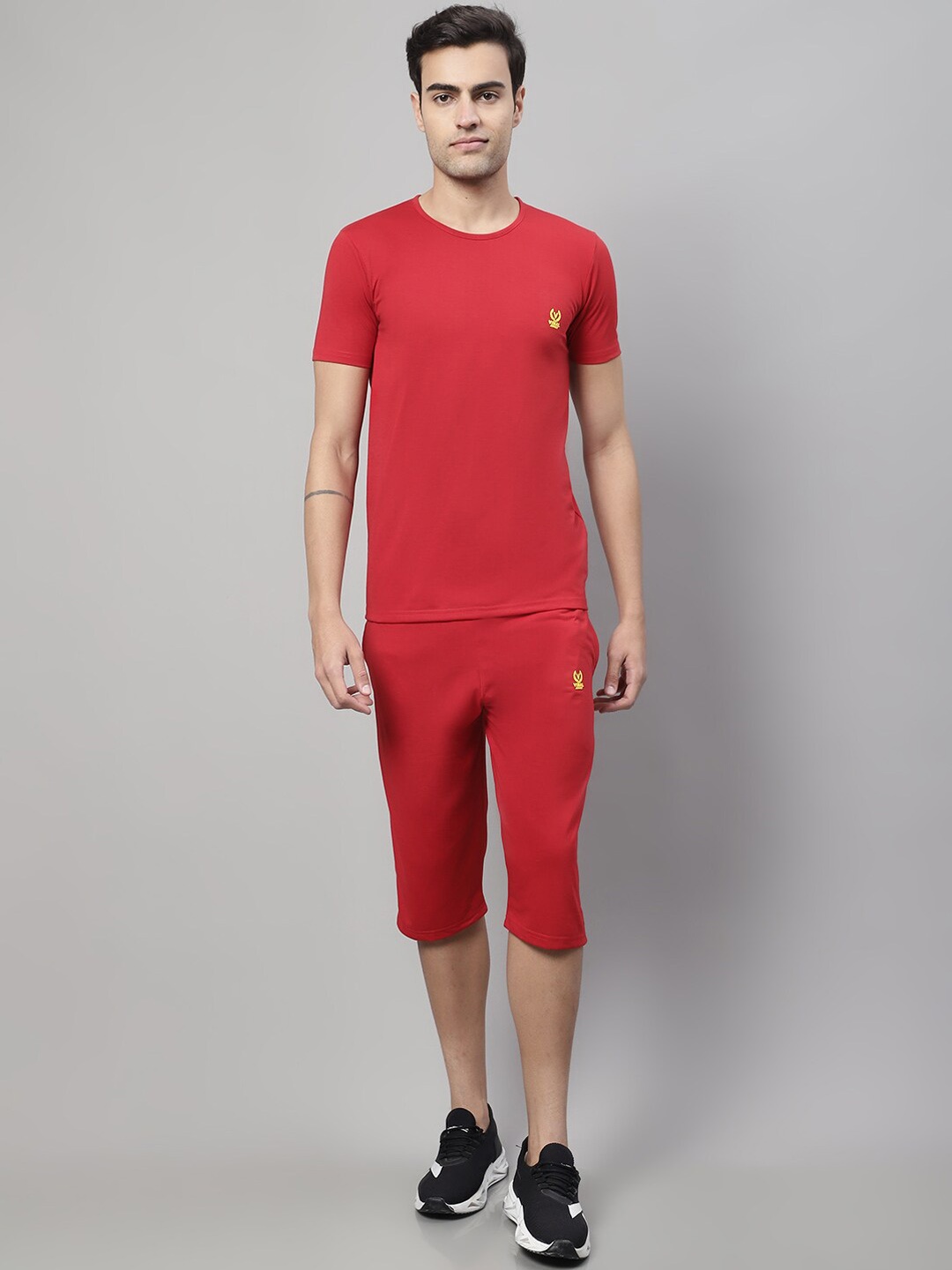 

MACK JONNEY Round Neck Sports T-Shirt & Shorts, Red