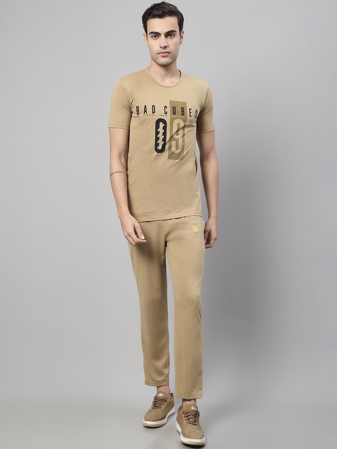 

MACK JONNEY Men Printed Pure Cotton T shirt With Track Pant Co-Ord Set, Beige