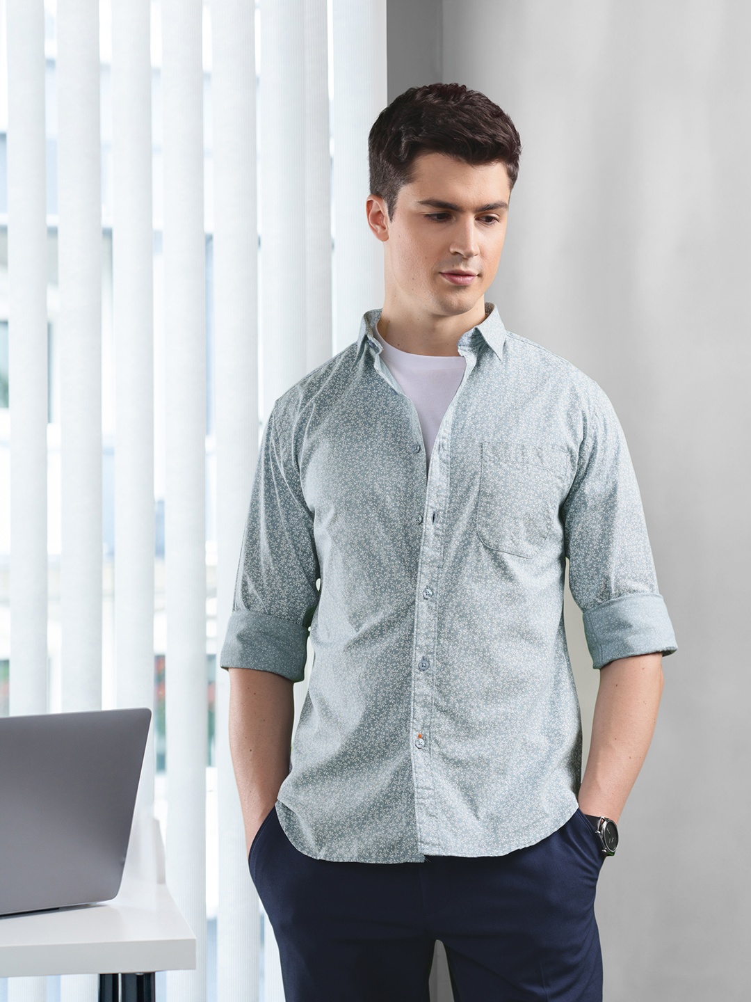 

INVICTUS Slim Fit Floral Printed Pure Cotton Casual Shirt, Blue