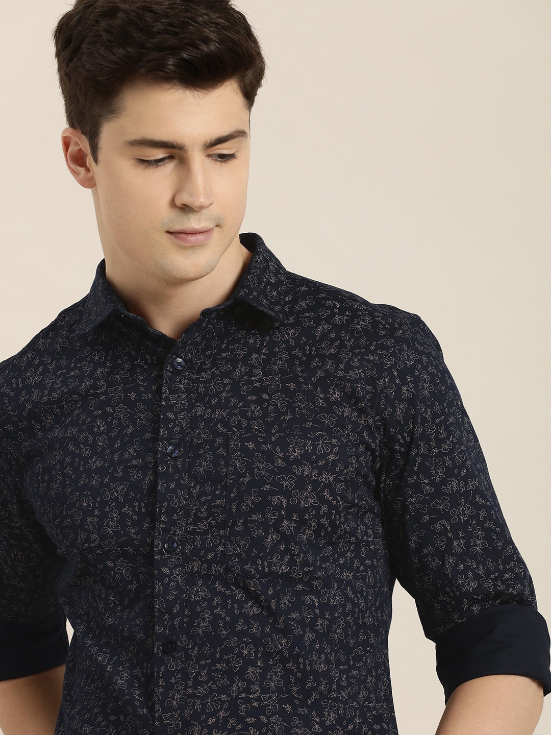 

INVICTUS Slim Fit Floral Printed Casual Shirt, Navy blue