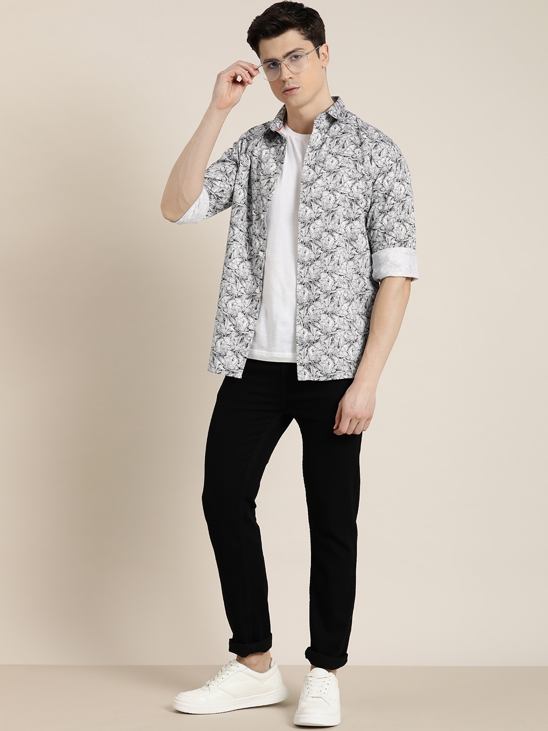 

INVICTUS Men Pure Cotton Slim Fit Floral Opaque Printed Casual Shirt, White